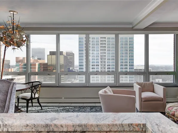 200 S Brentwood Blvd APT 21F, Saint Louis, MO 63105