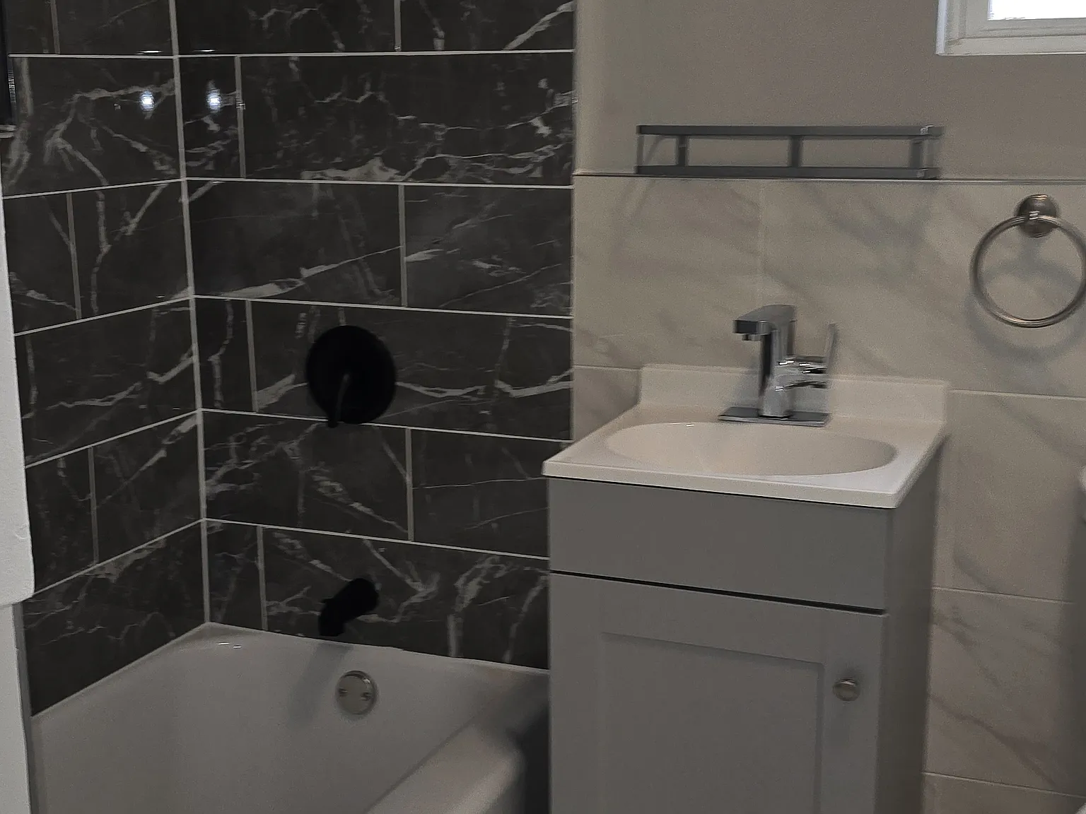 3 bed, 1100 sqft, $2,495 — Photo 4