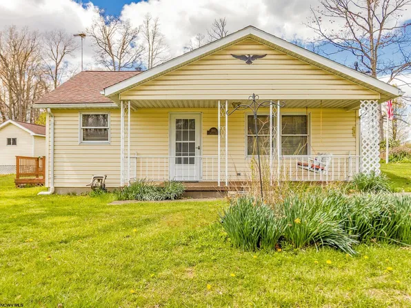 1461 Goshen Rd, Morgantown, WV 26508