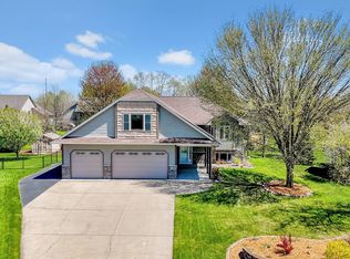 6136 Goodview Trail Cir N, Hugo, MN 55038