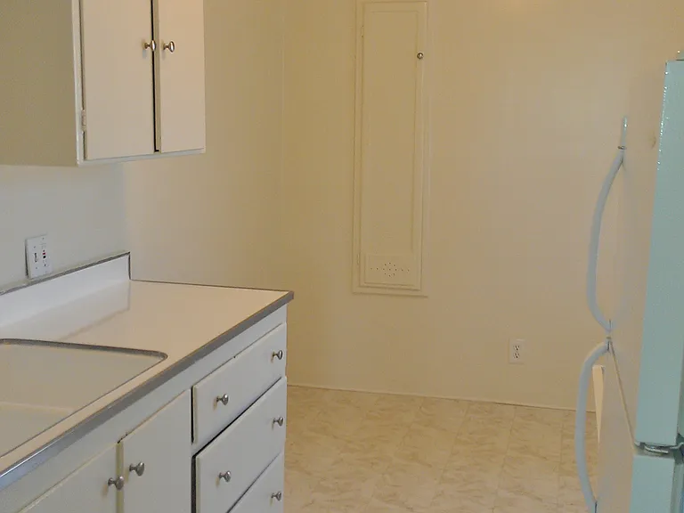 345 Walnut Ave #15 — Photo 4