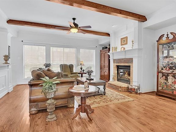 3rd image of 1609 Waterside Dr