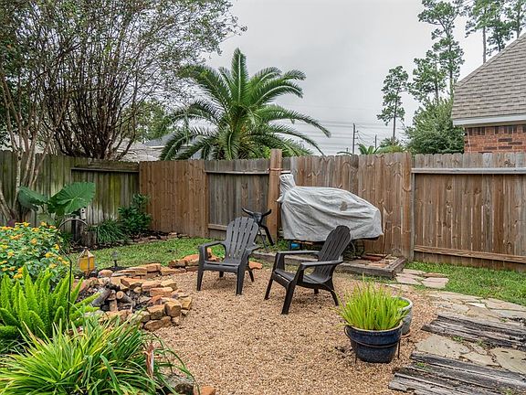 4th image of 15911 Broad Oak Ct
