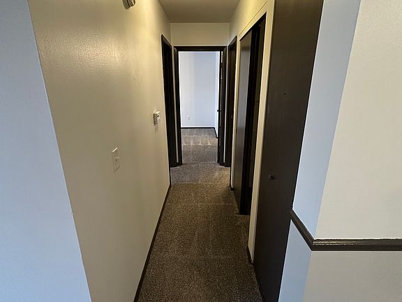 3rd image of 3 Park View Dr #1-06
