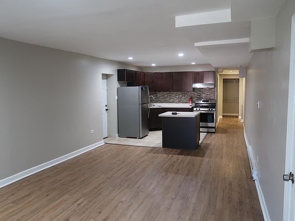 4th image of 1510 S Hamlin Ave