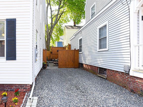 3rd image of 18 McDonough St