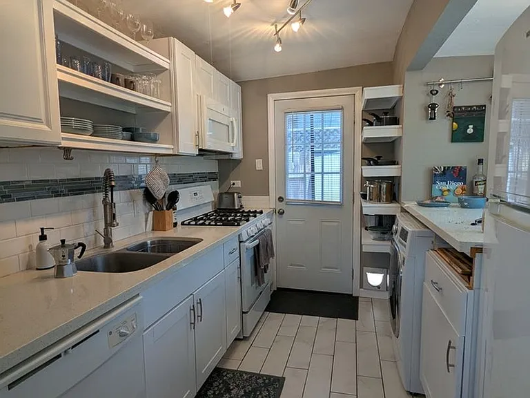 5150 1/2 Bayard St #910 — Photo 8