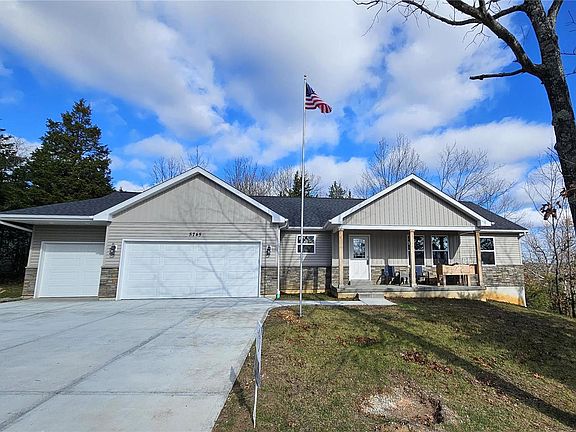 2nd image of 5745 Forest Dr