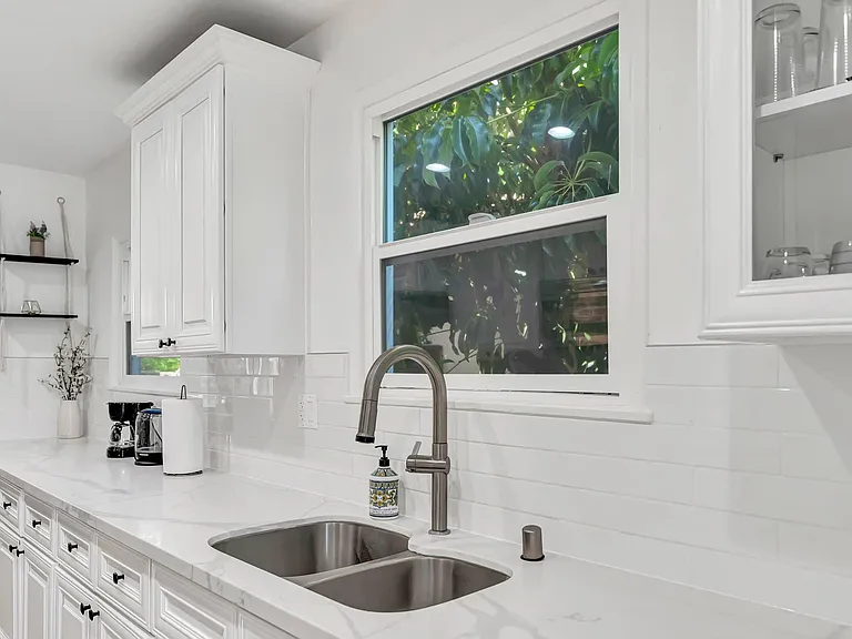 7715 Oakdale Ave — Photo 10