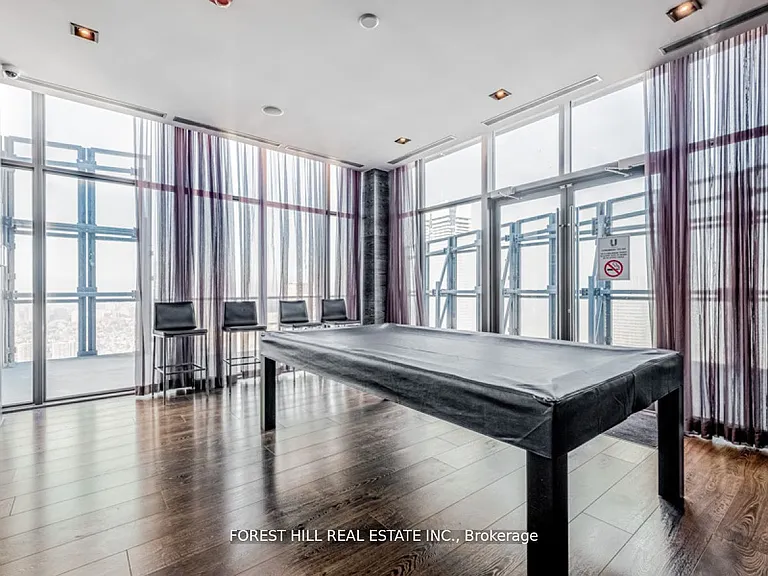 1080 Bay St #505 — Photo 6