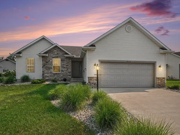 25615 Serenity Dr, South Bend, IN 46628