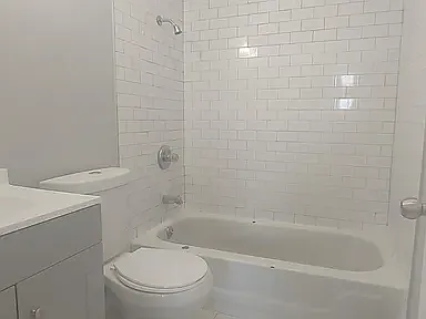 54 Johnston St #A — Photo 3