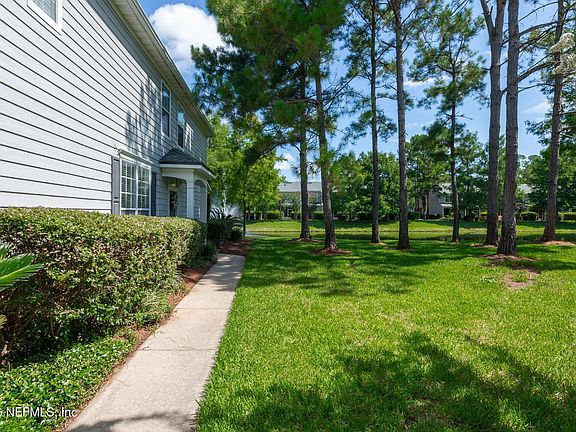 3rd image of 13461 STONE POND Drive