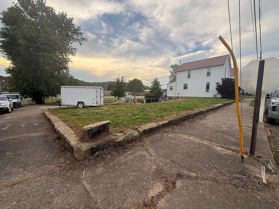 1st image of 306 Maple Ave