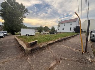 306 Maple Ave, New Martinsville, WV 25155