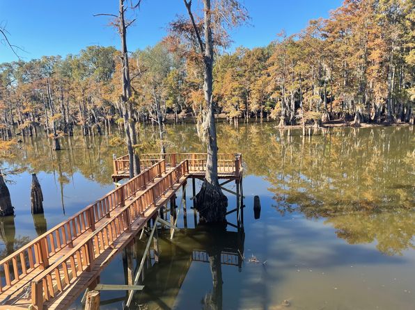 305 Bayou Oaks Dr
