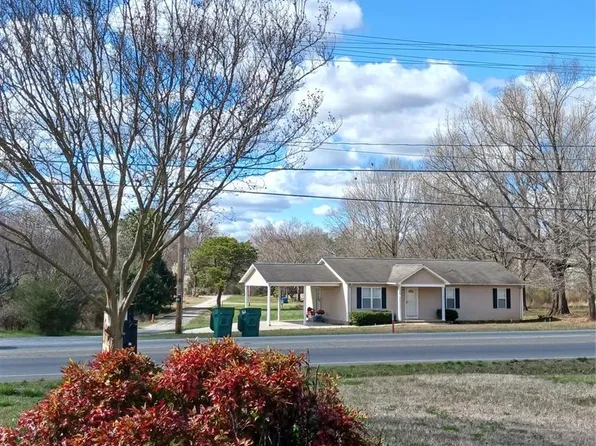 3841 Startown Rd, Newton, NC 28658