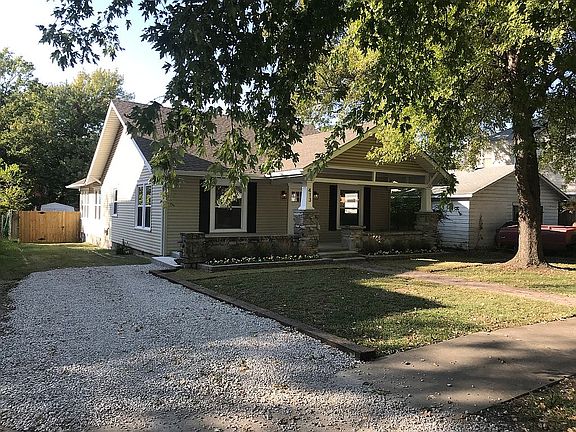 3rd image of 413 N Choctaw Ave