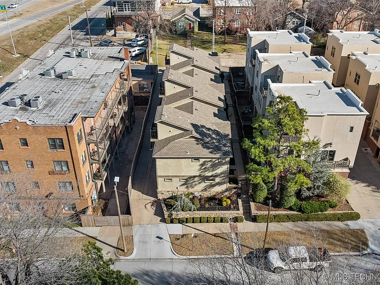 1407 S Saint Louis Ave #B — Photo 34