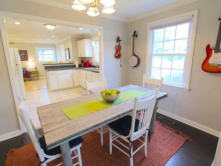 2502 Woodyhill Dr — Photo 8
