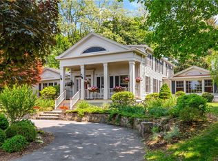 106 Random Farms Dr, Chappaqua, NY
