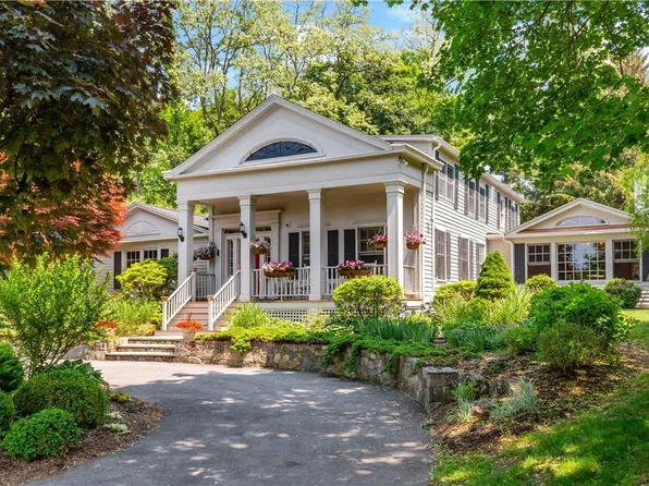 106 Random Farms Drive, Chappaqua, NY 10514