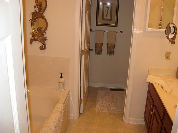 Master Bath with soaking tub, separate shower