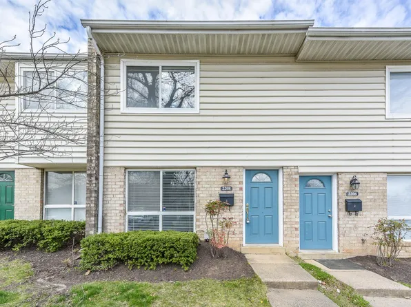 2208 Huston Pl, Herndon, VA 20170