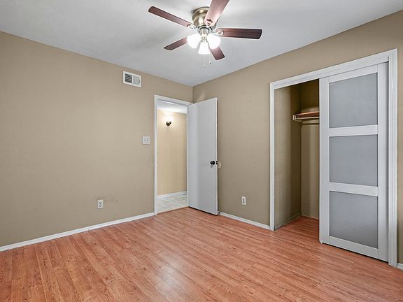 3rd image of 1322 Clark Trl