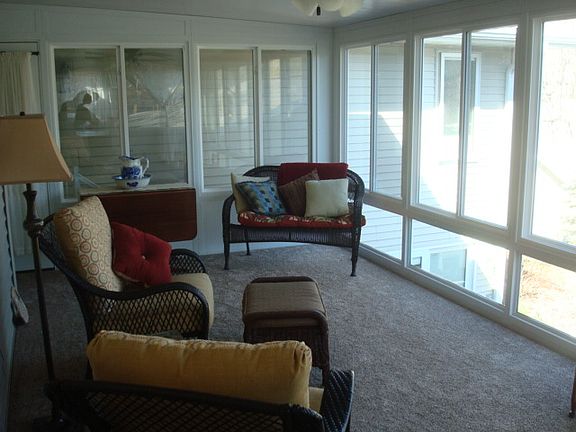 3 seasons room