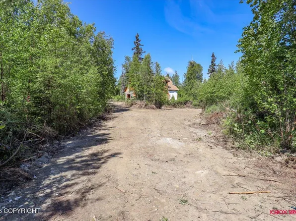 8711 W Warbler St, Wasilla, AK 99623