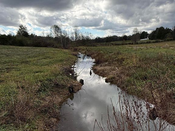 5th image of 1195 Smith Valley Rd