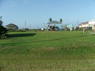 929 O'Neal Rd, Crystal Beach, TX 77650