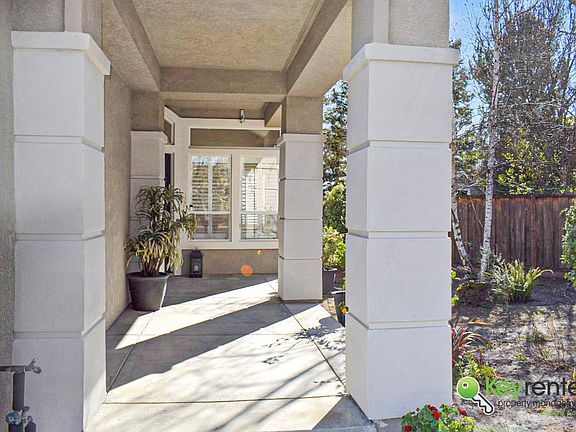 2nd image of 34 Bottlebrush Ct