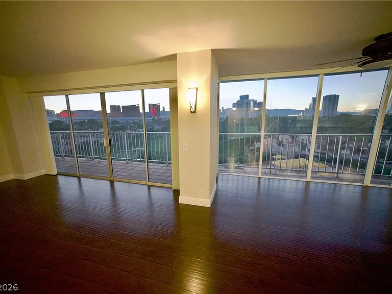 3111 Bel Air Dr #8E — Photo 20