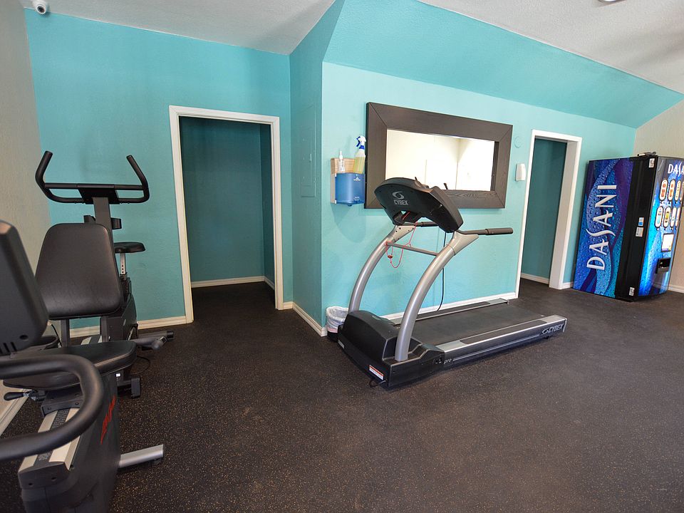 1st image of 2675 La Crescenta Dr #242