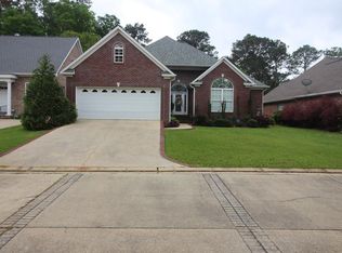 8 Twin Oaks Pl, Laurel, MS 39440