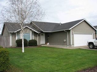 813 Smith St, Harrisburg, OR 97446