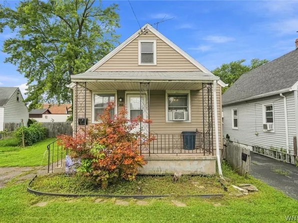 2926 Portland St, Niagara Falls, NY 14305