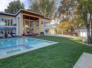 15373 Valley Vista Blvd, Sherman Oaks, CA 91403