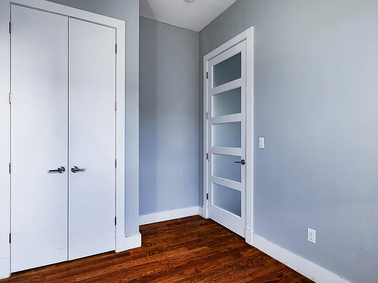 1503 Gates Ave #2F — Photo 5