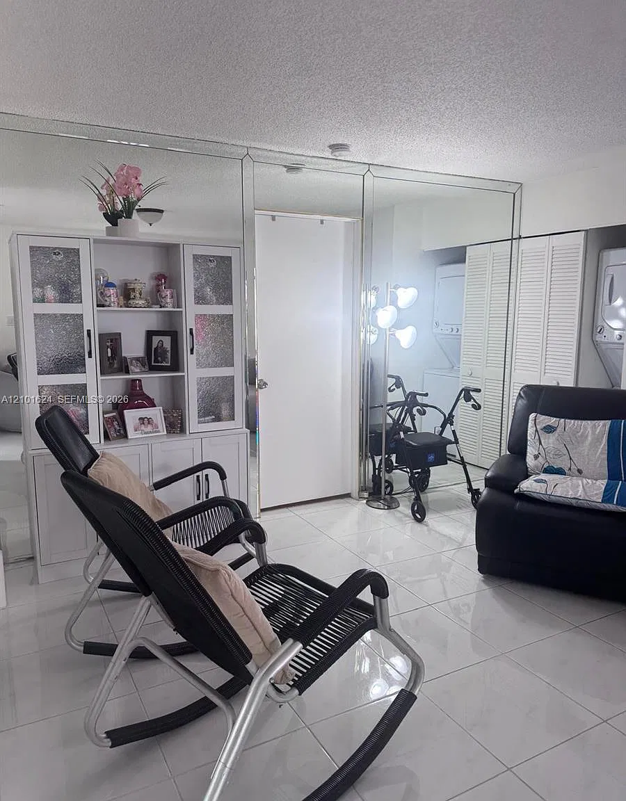 Treasure Of Kendall Condo — Photo 1