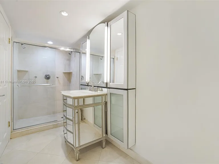 2100 S Ocean Ln #2007 — Photo 13