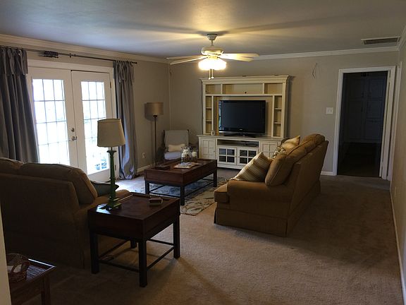 4th image of 2805 Berkley Dr