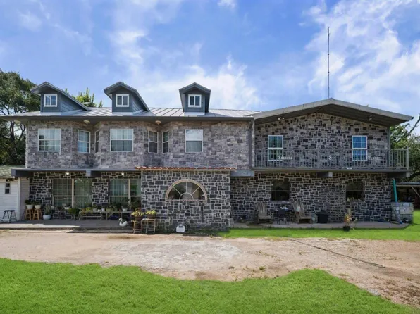 1168 Hattermann Ln, Weimar, TX 78962