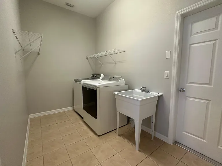 916 White Oak Way — Photo 27