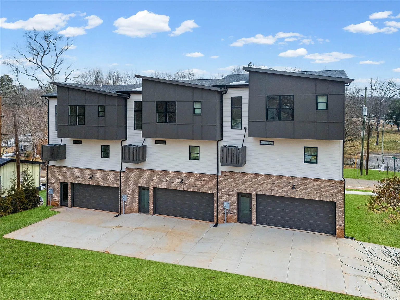 3 bed, 1567 sqft, $2,300 — Photo 3