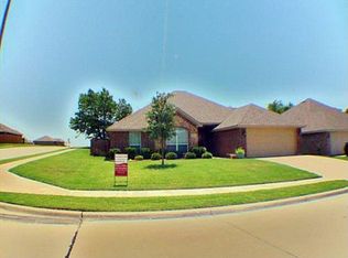 1001 White Marlin Dr, Burleson, TX 76028