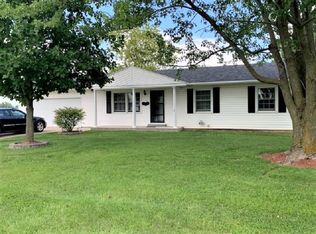 1718 Saxony Dr, Macon, MO 63552