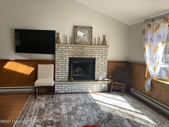 4th image of 113 Crescent Way